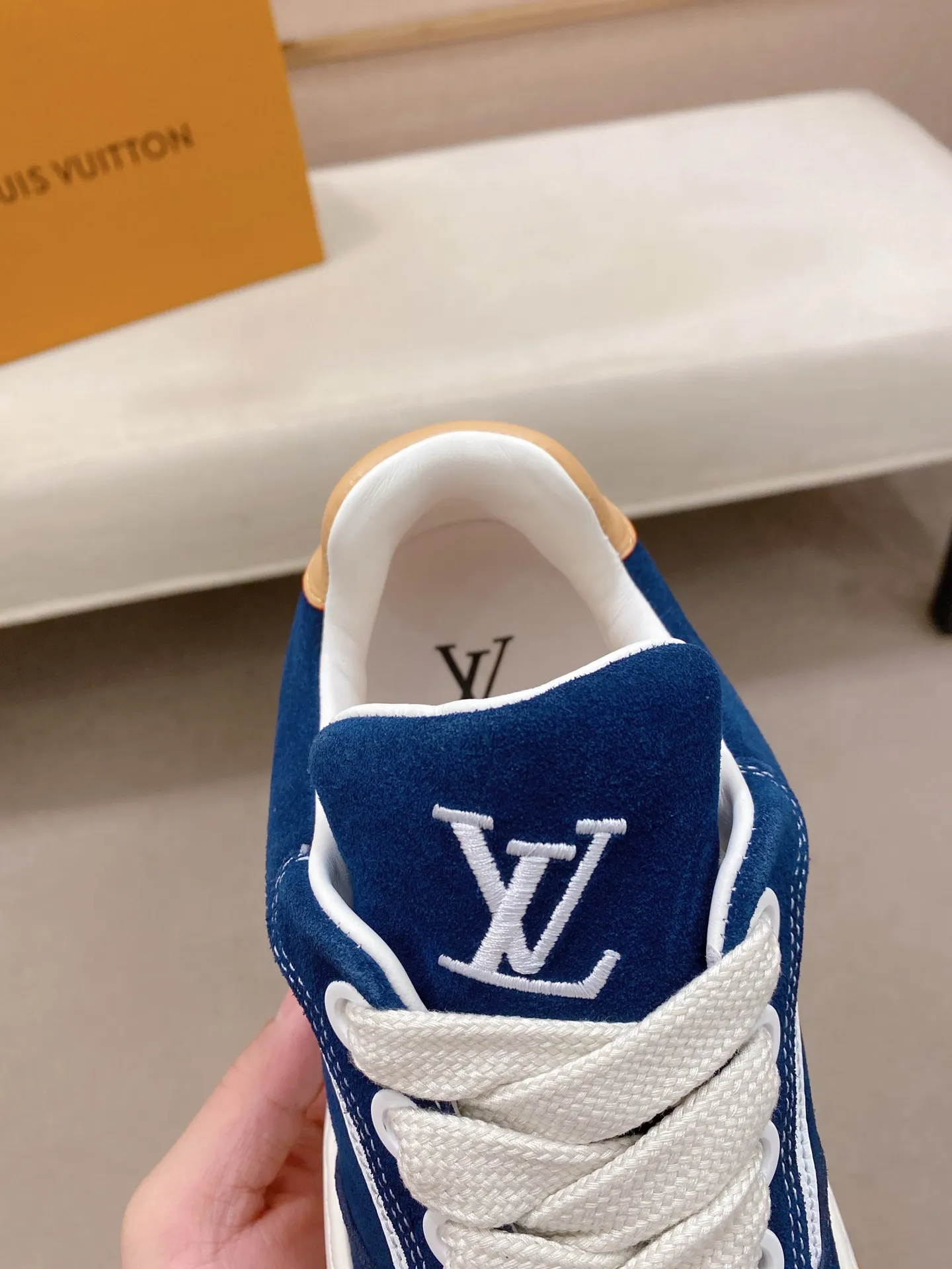 Factory price: 480💰 LV 🫏The colorful interpretation of BUTTERSOFT sneakers combines sheepskin, The colorful interpretation of LV BUTTERSOFT sneakers combines sheepskin and calfskin for a super soft feel. Designed by Pharrell Williams, this '60s-inspired shoe features a padded upper that's been crafted by Louis Vuitton craftsmen to further enhance the comfort of the leather. In addition to the LV initials, it features multiple signatures, including natural leather trim and an embossed pattern of Pharrell Williams and lobster on the side, referencing the Fall/Winter 2025 men’s show. A must-have artifact for fashionistas✅ Code number 38-44